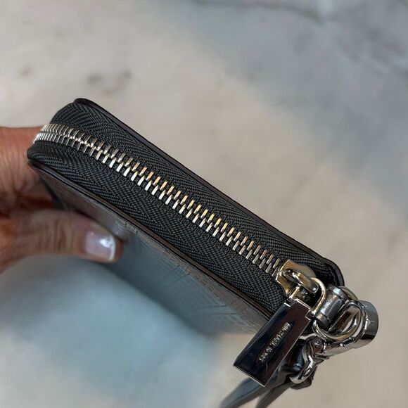 Michael Kors Wallet Metallic Geometric Embossed Wristlet Full Zipper - Picture 8 of 16